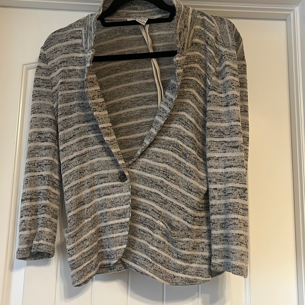 Light gray and white light weight half sleeved jacket